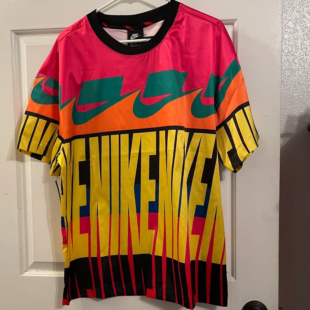 Nike top